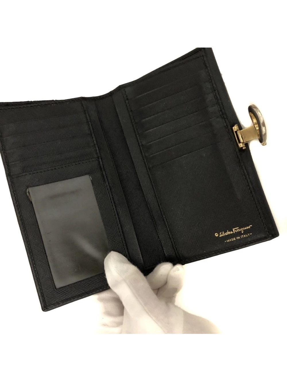 Salvatore Ferragamo Gancini Medium Continental Wallet in Saffiano Leather👝 - Picture 5 of 8